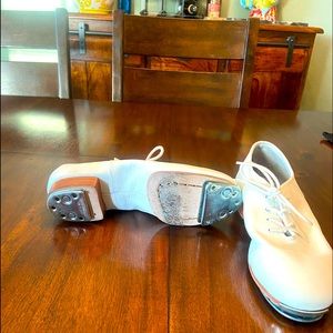 Split sole clogging shoe 7 1/2 med